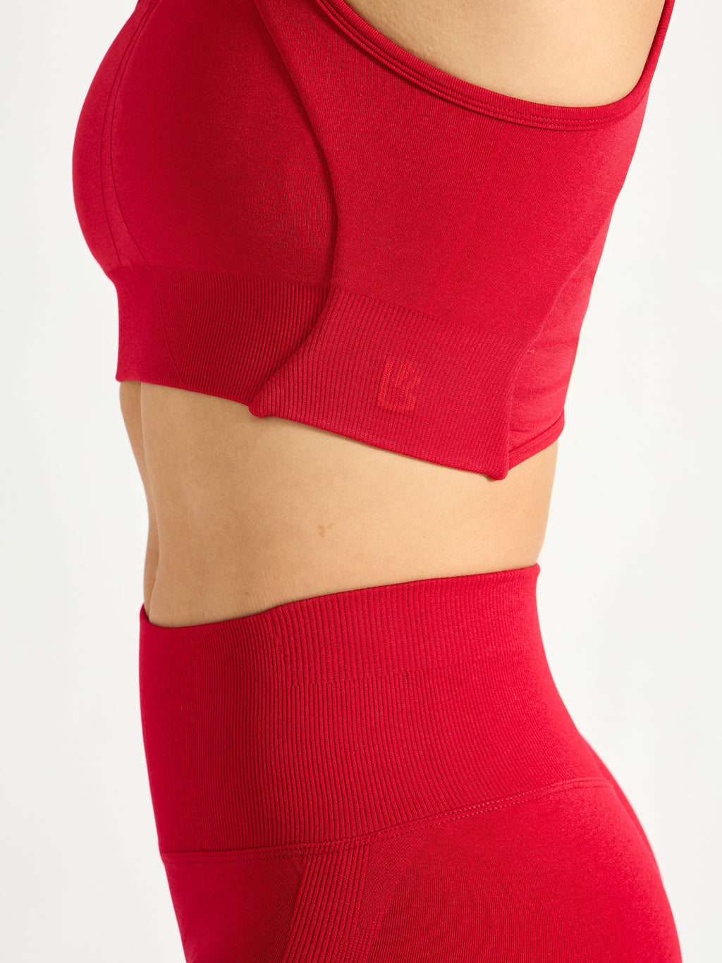 Form Seamless Sports Bra - Lipstick Red