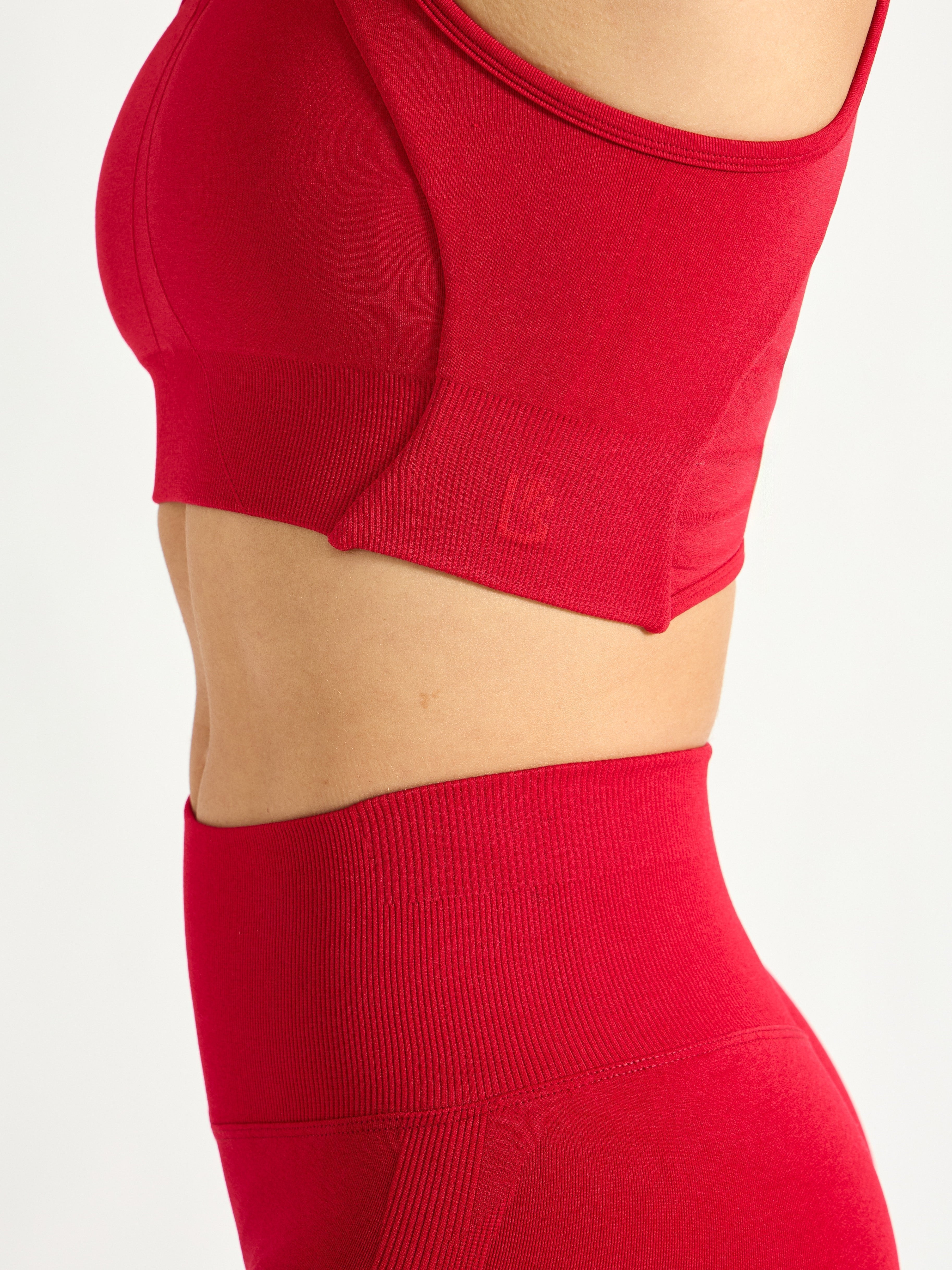 Form Seamless Sports Bra - Lipstick Red