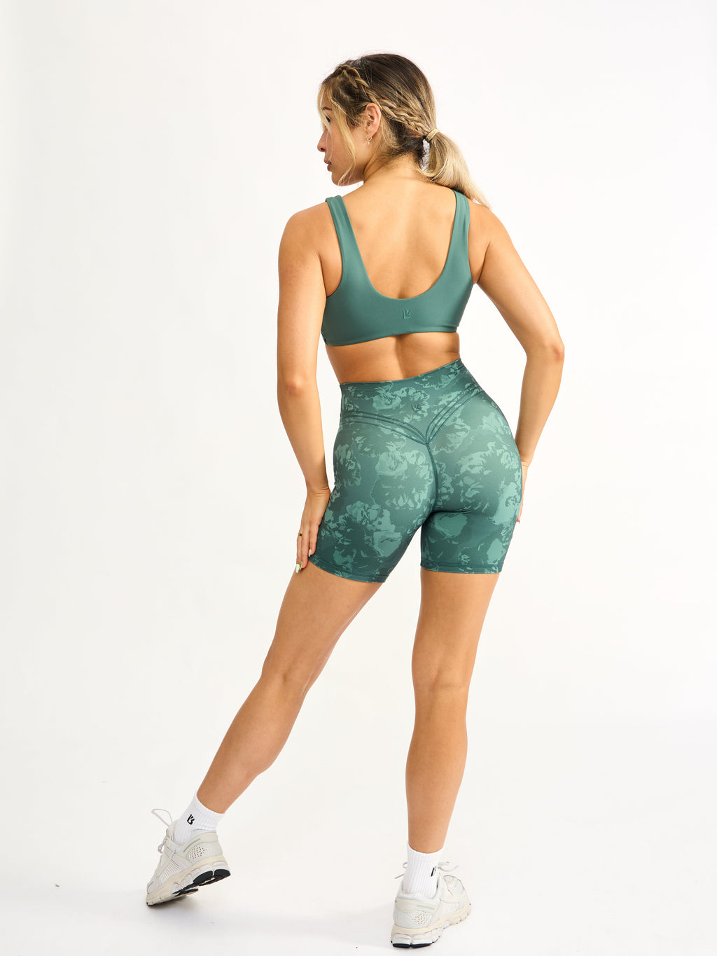 Micro Legacy Short 6" - Ivy Dahlia