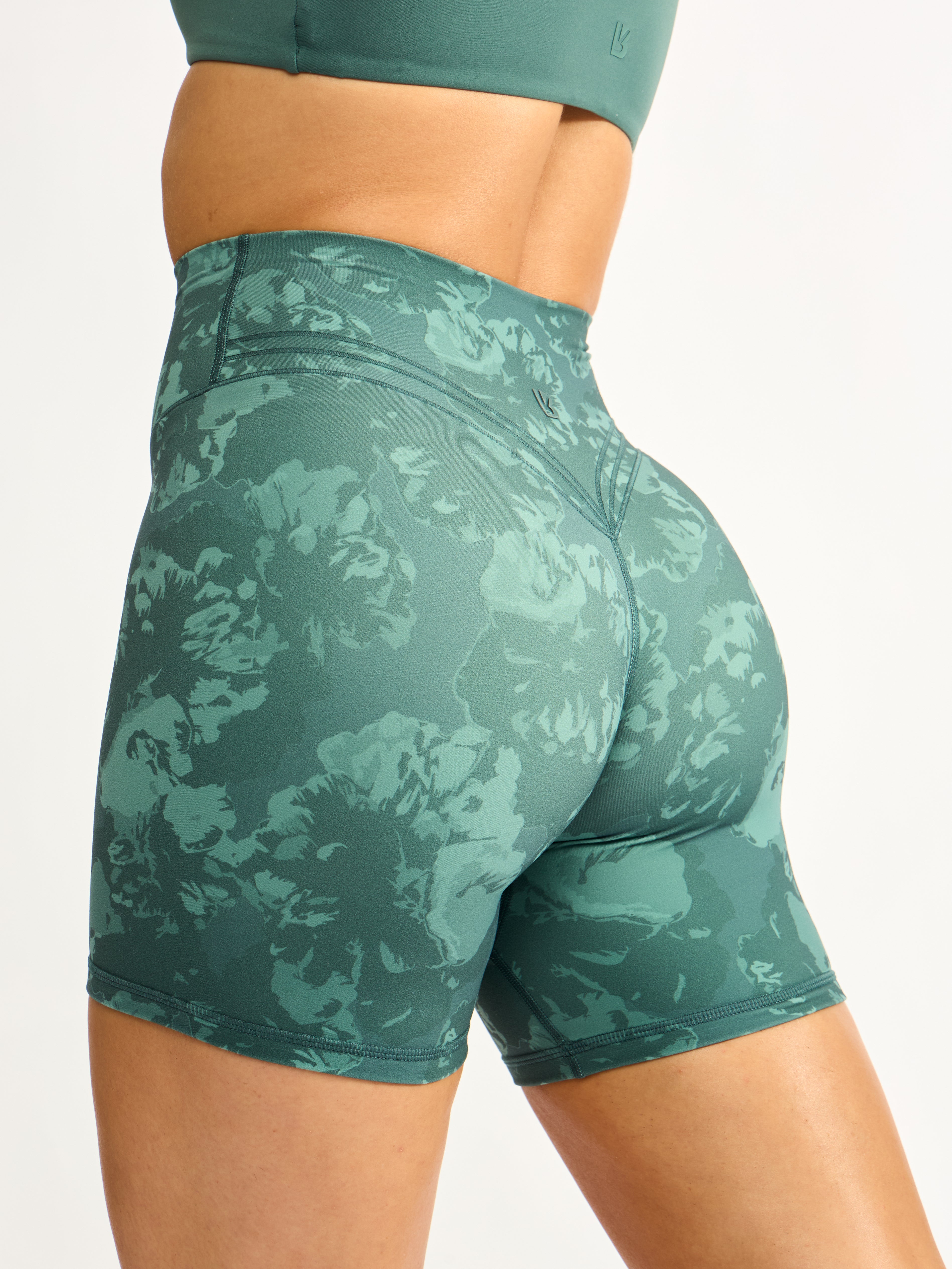 Micro Legacy Short 6" - Ivy Dahlia