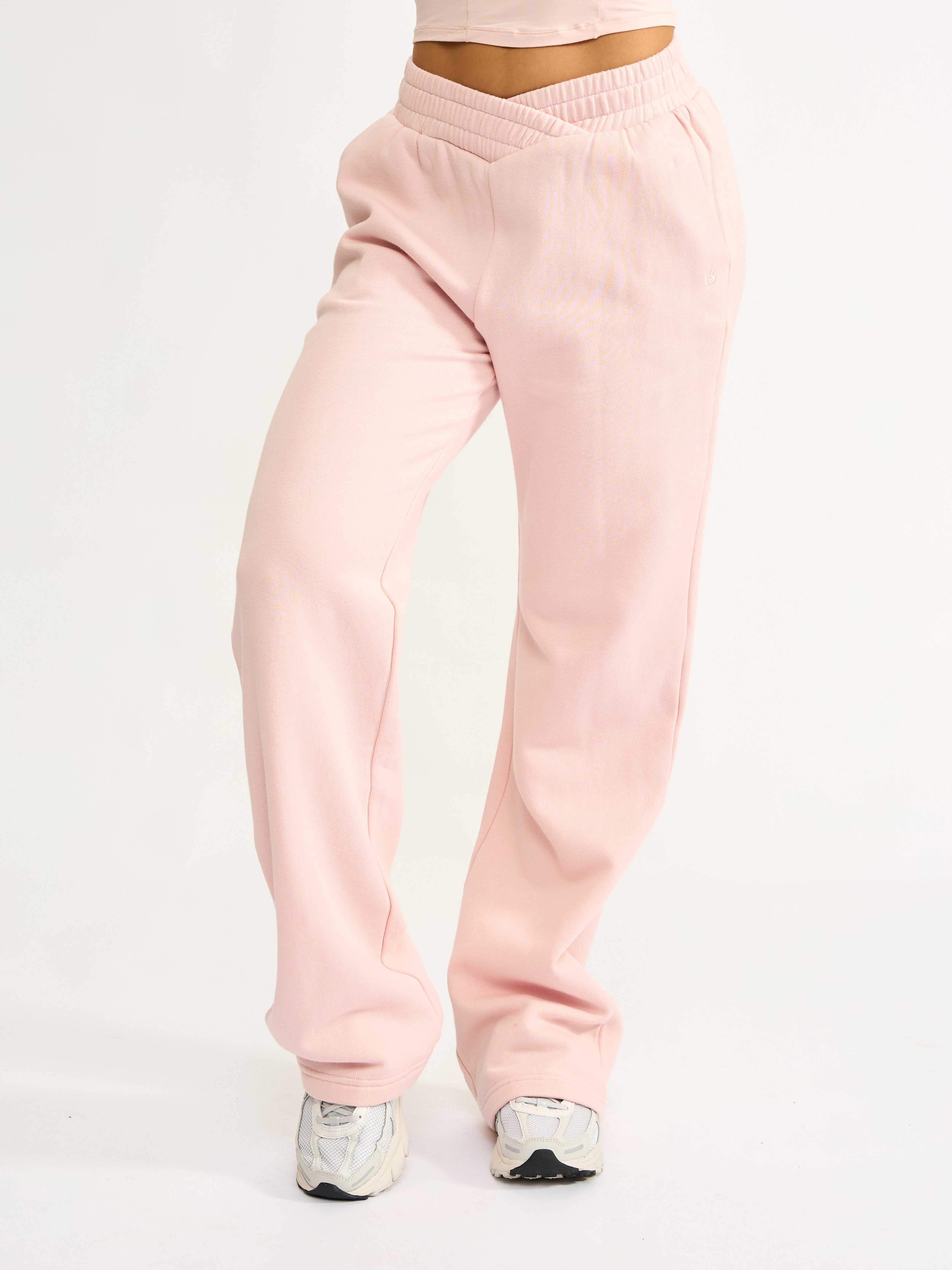 Threads Crossover Sweat Pant - Love Story
