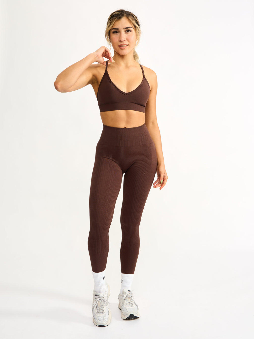 Plunge Seamless Sports Bra - Truffle