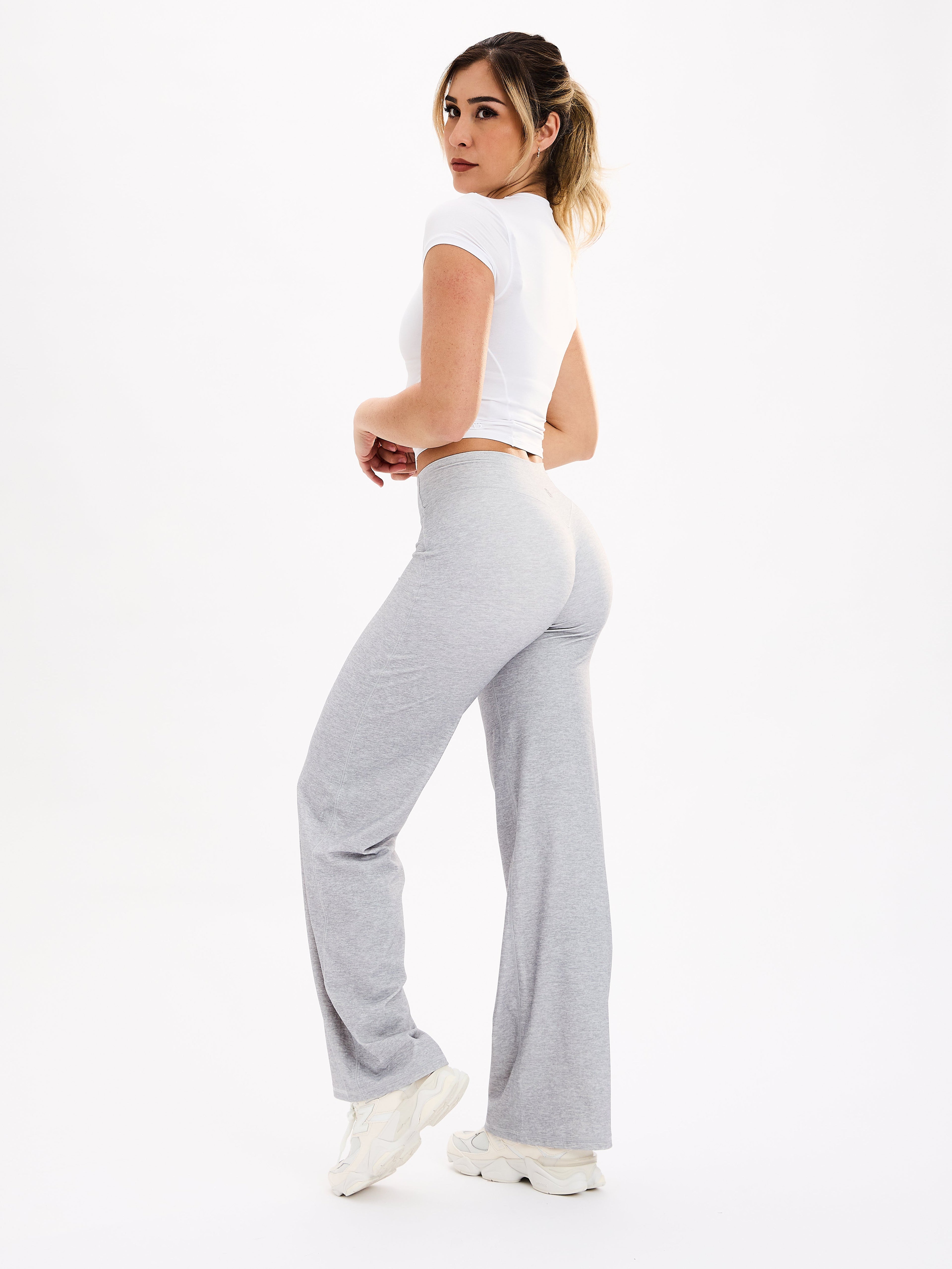 Poshknit Straight Leg Pant - Platinum