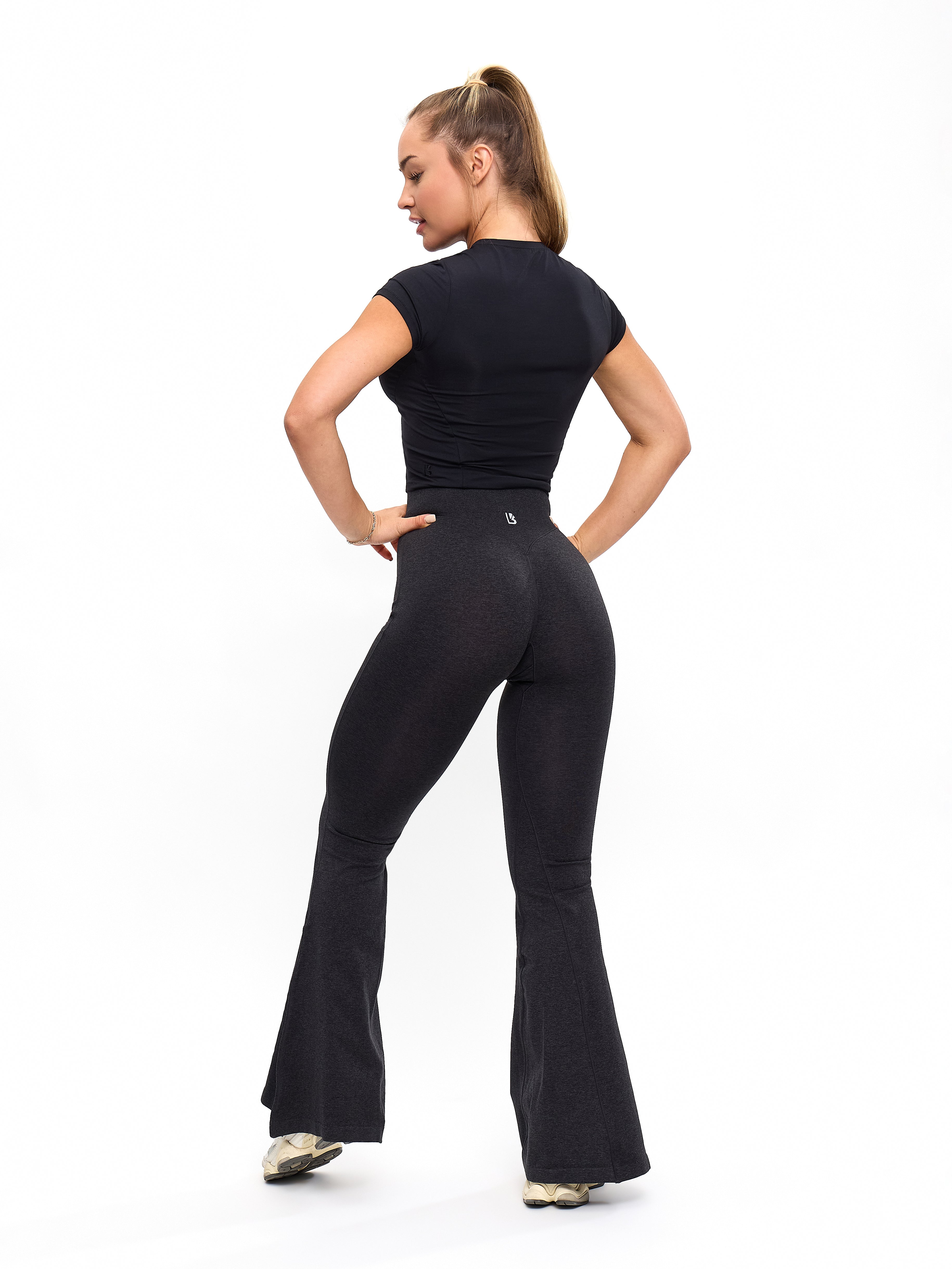 Seamless Flare Legging - Black