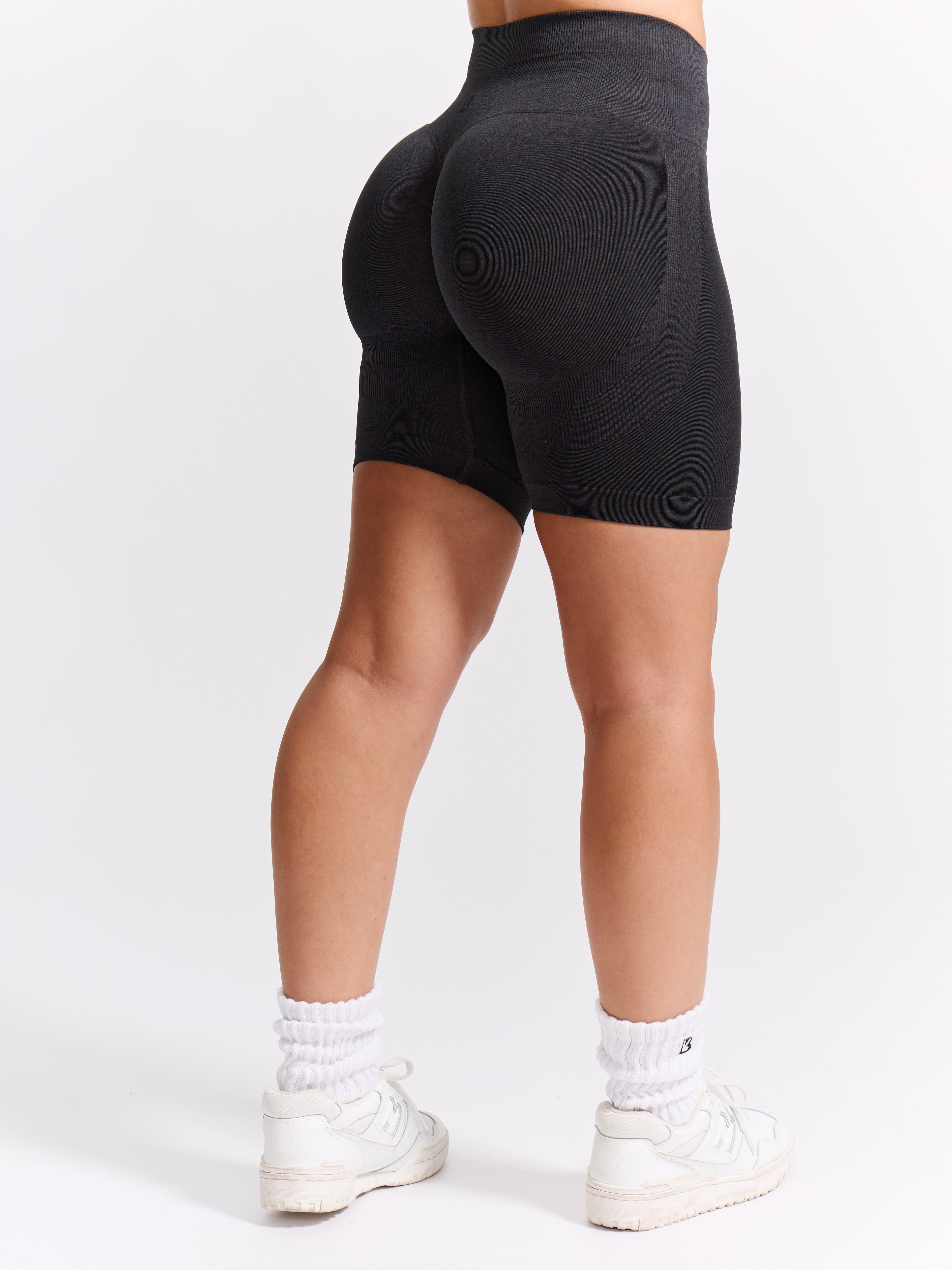 Miracle Seamless Short 6" - Charcoal